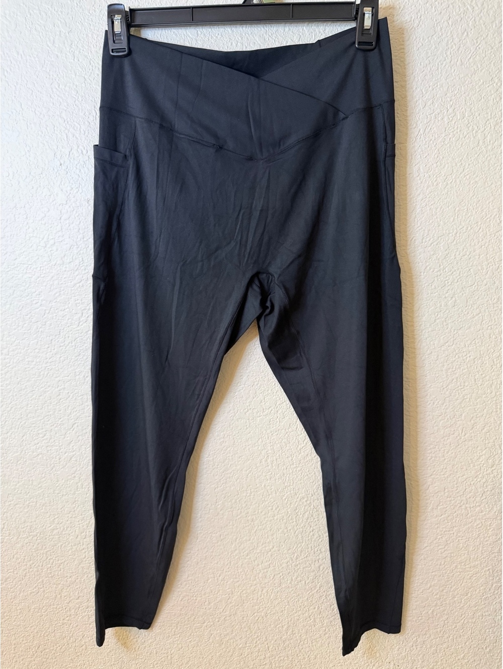 Halara 2XL Crossover Waist Side Pocket Black Legging